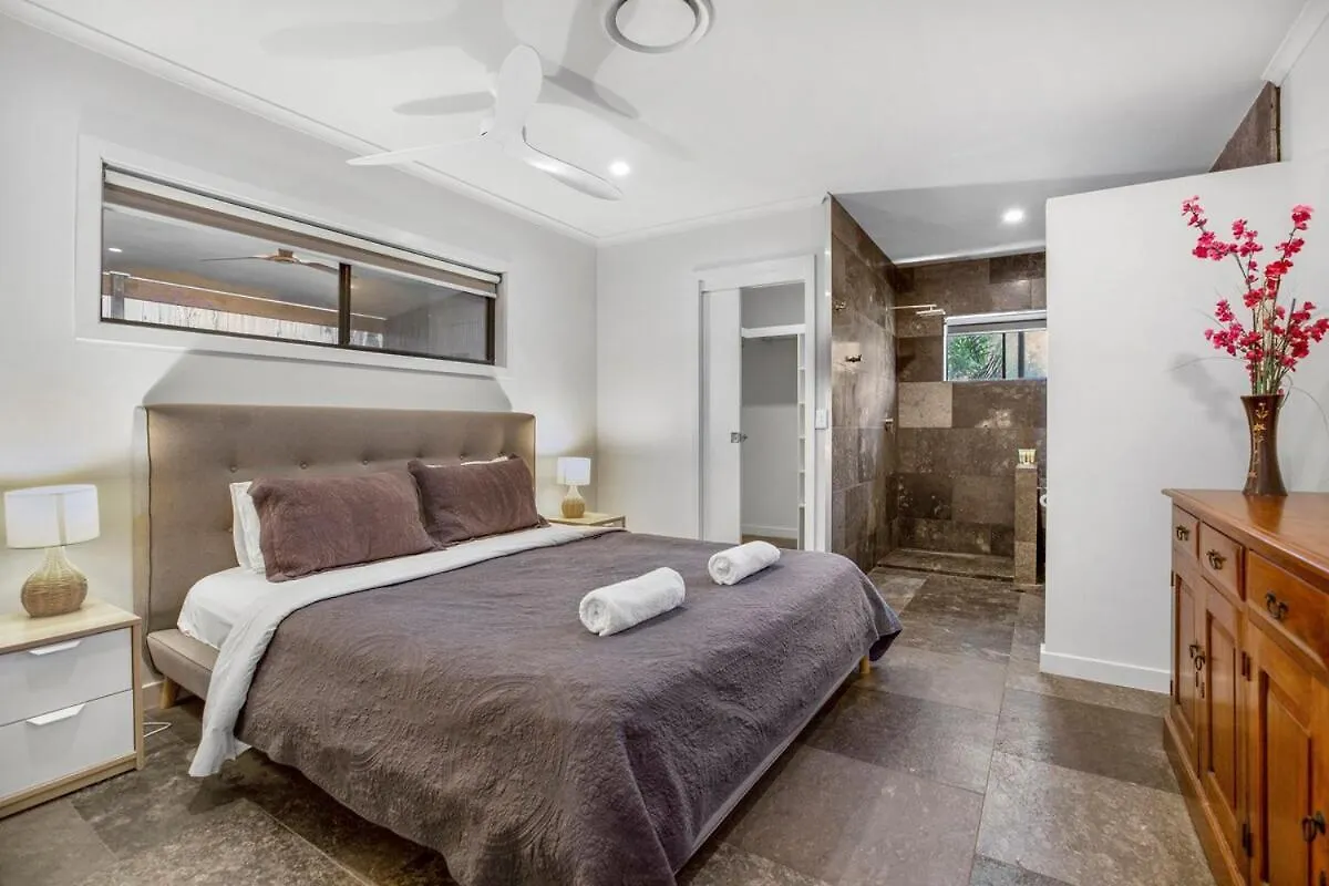Walk To Beach & Shops Peregian Beach Holiday home