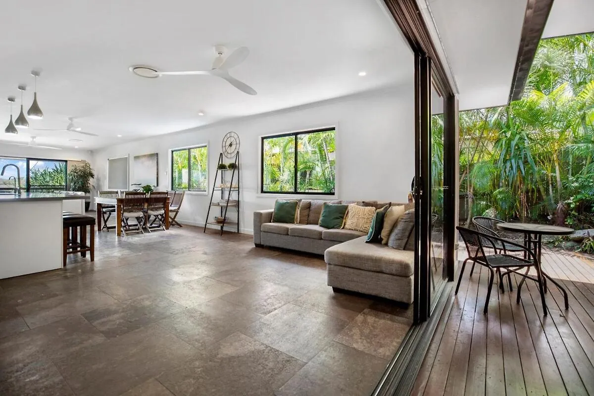 Walk To Beach & Shops Peregian Beach Holiday home